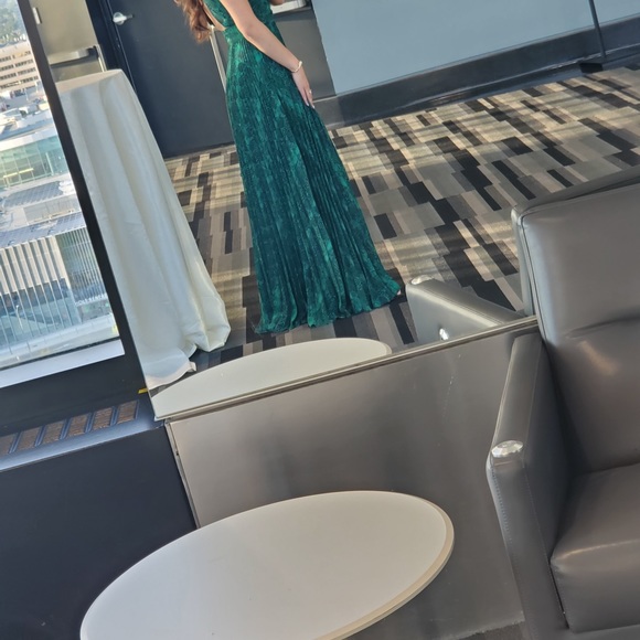 Marciano pleated evening gown - Picture 6 of 7